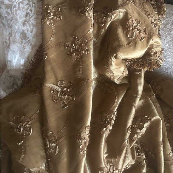 Stunning Golden Floral Poly/Silk Custom Made Throw, 52 x 60. Chenille Lining. - Picture 6 of 14
